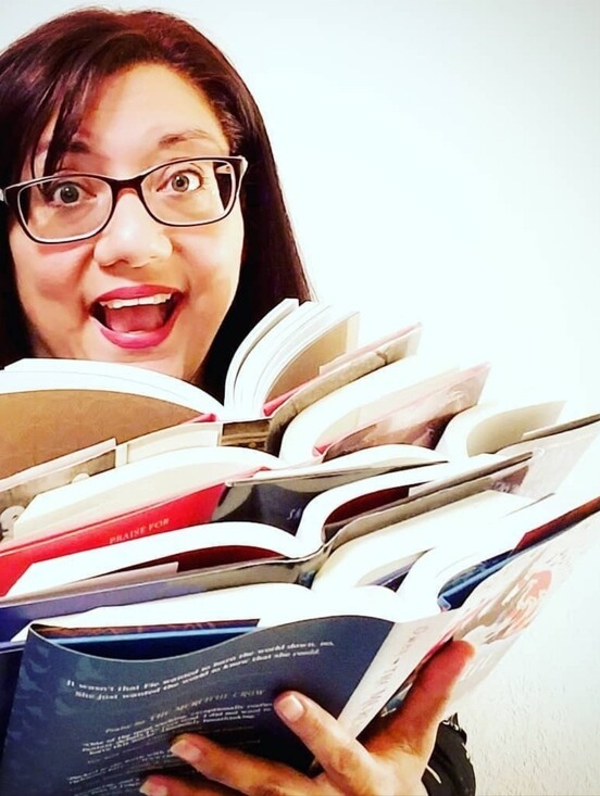 Books Other - 📚 Book Live Notification! 🔖